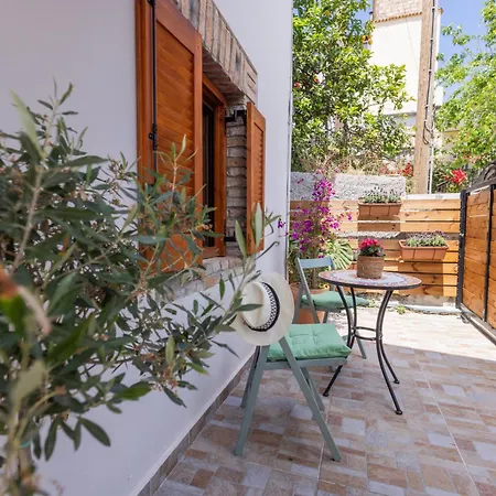 The Stone Moraḯtika