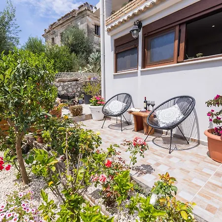 The Stone Moraḯtika