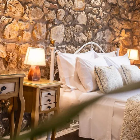 The Stone * Moraḯtika